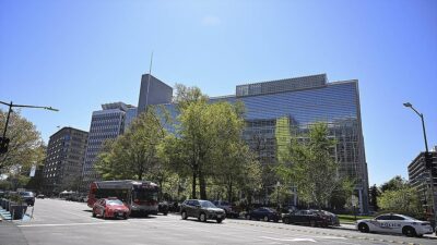 Uluslararası Para Fonu (IMF) ile Dünya Bankası, küresel ekonomik büyümenin