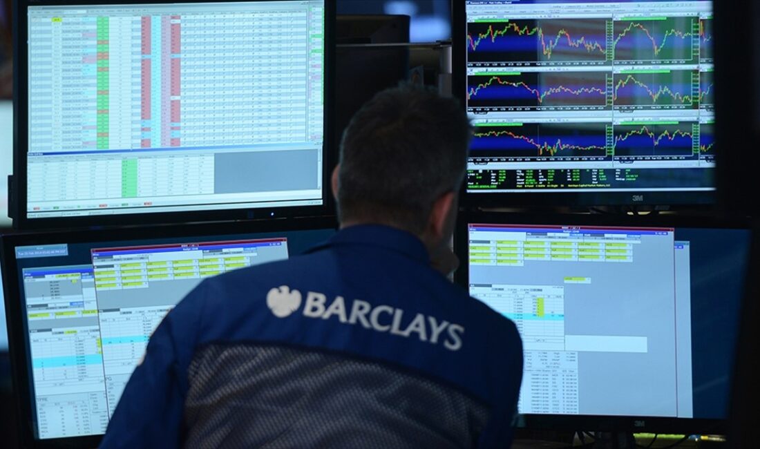 Küresel piyasalar, ABD Merkez Bankası'nın (Fed) para politikasına ilişkin belirsizliklerin