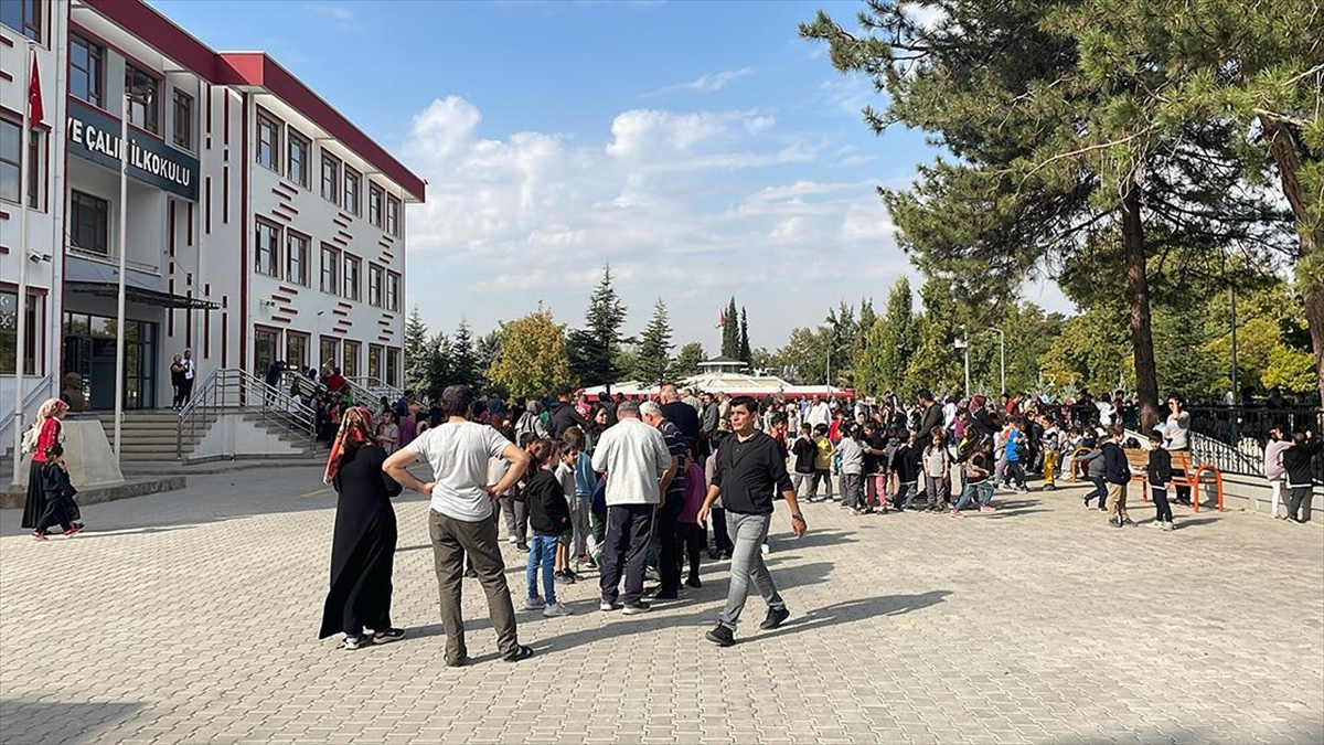 Malatya'nın Yeşilyurt ilçesinde 4,3 büyüklüğünde deprem meydana geldi.