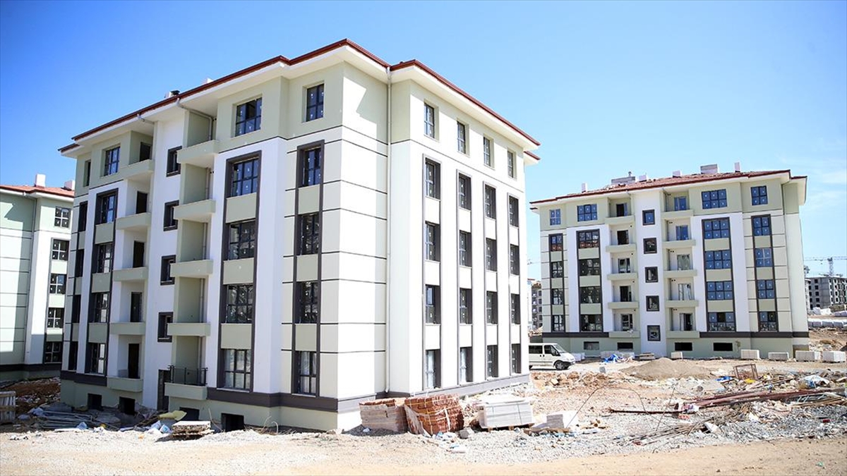 Malatya'da, Toplu Konut İdaresince (TOKİ) mart ayında temeli atılan ve