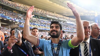 İngiliz ekibi Manchester City, 33 yaşına giren eski kaptanı İlkay