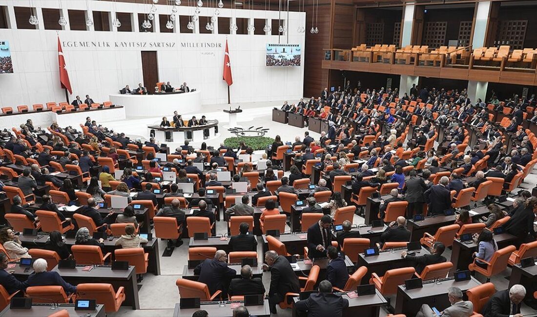 TBMM Genel Kurulu, emeklilere 5 bin lira ödenmesine ilişkin düzenlemeyi