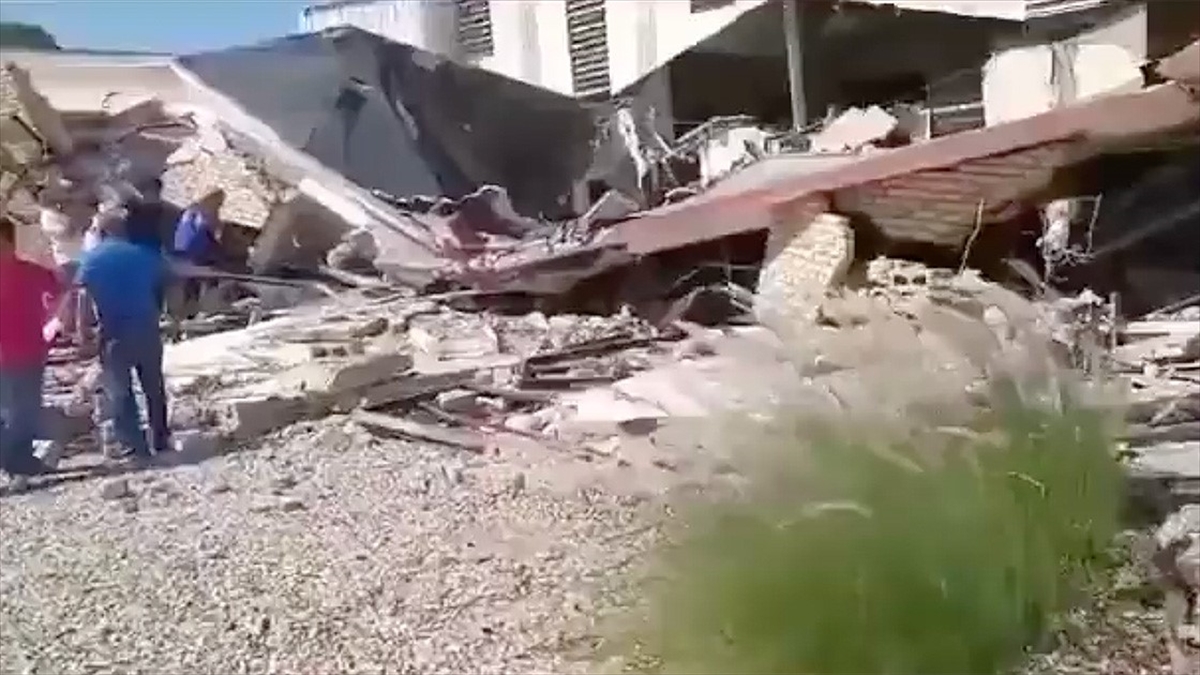 Meksika'da ayin sırasında kilisenin çatısının çökmesi sonucu ilk belirlemelere göre