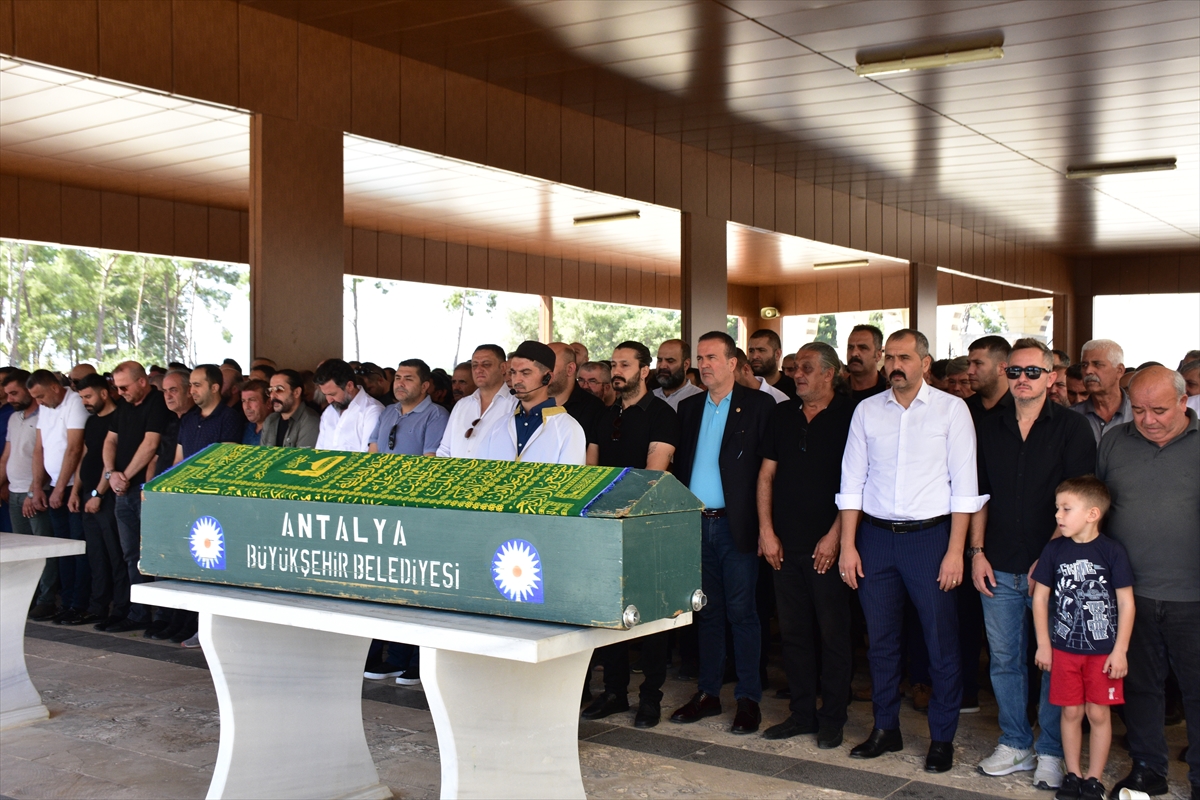 MHP Antalya İl Yönetim Kurulu üyesi Çırpan son yolculuğuna uğurlandı