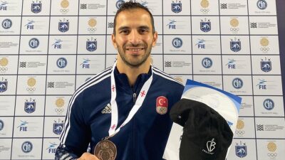 Gürcistan'ın başkenti Tiflis'te düzenlenen Satellite Turnuvası'nda milli eskrimci Enver Yıldırım,
