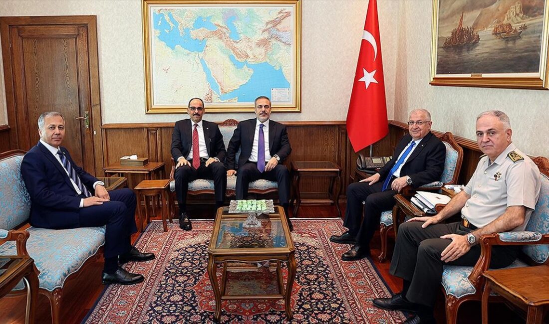 Milli Savunma Bakanı Yaşar Güler, Dışişleri Bakanı Hakan Fidan ve