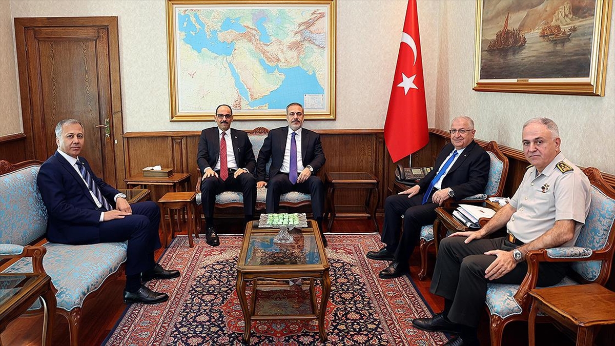 Milli Savunma Bakanı Yaşar Güler, Dışişleri Bakanı Hakan Fidan ve