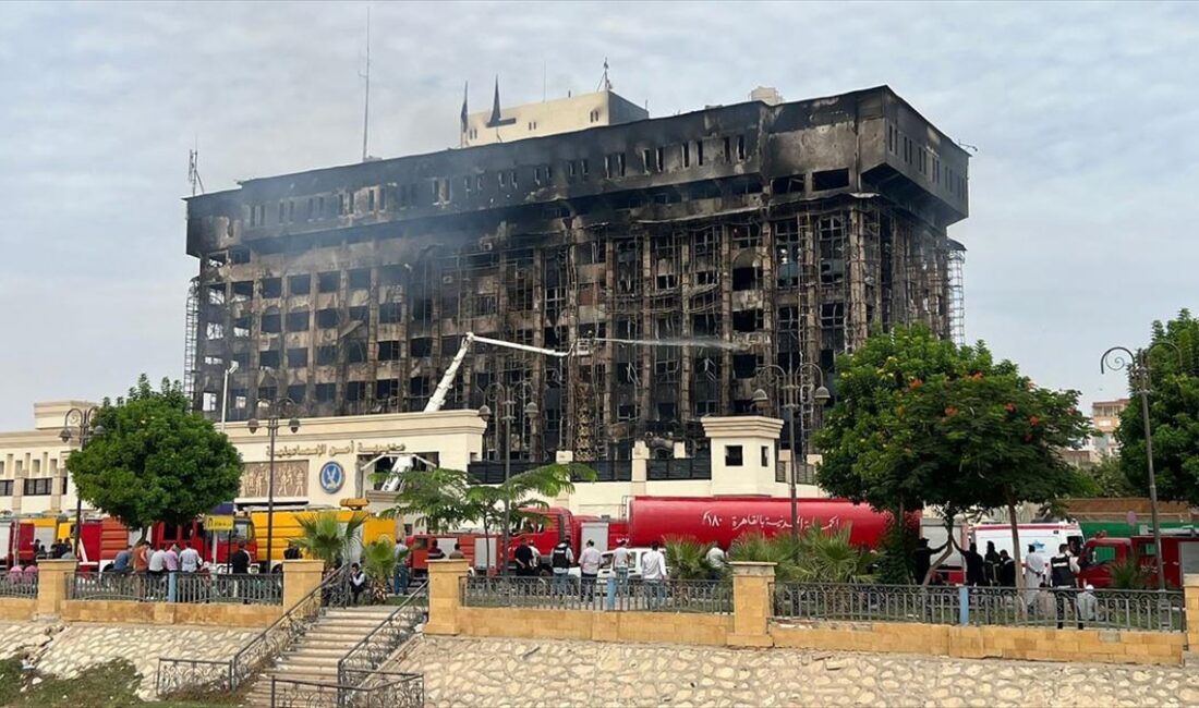 Mısır'ın kuzeydoğusundaki İsmailiye Emniyet Müdürlüğünde çıkan yangında 38 kişi yaralandı.