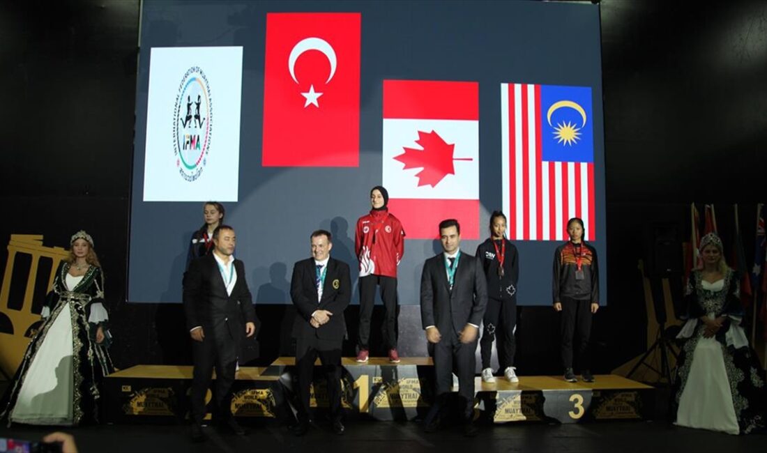 Türkiye Muaythai Federasyonu Başkanı Hasan Yıldız, Antalya'da gerçekleştirilen Muaythai Gençler