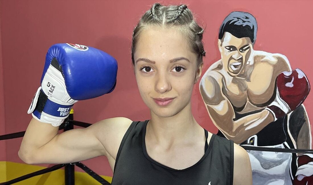 Muaythaide gençlerde dünya şampiyonluğu bulunan Kayserili milli sporcu Ayşe Sena