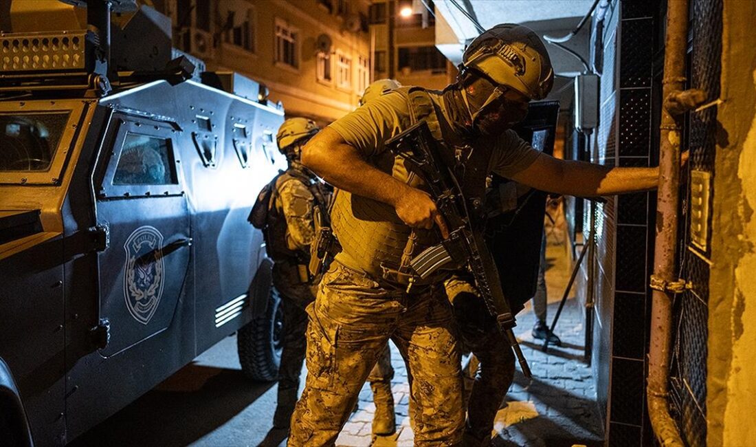 İçişleri Bakanı Ali Yerlikaya, "Uyuşturucu satıcılarının, geleceğimiz olan gençlerimizi ve