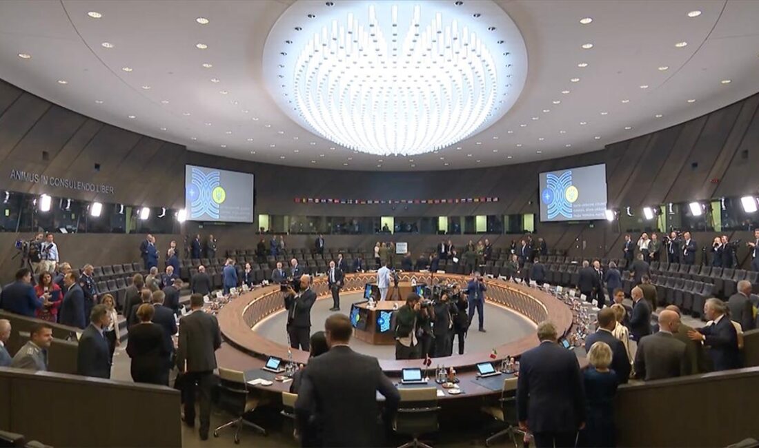 BRÜKSEL (AA) – Toplantıya NATO üyesi 31 ülkenin temsilcilerinin yanı