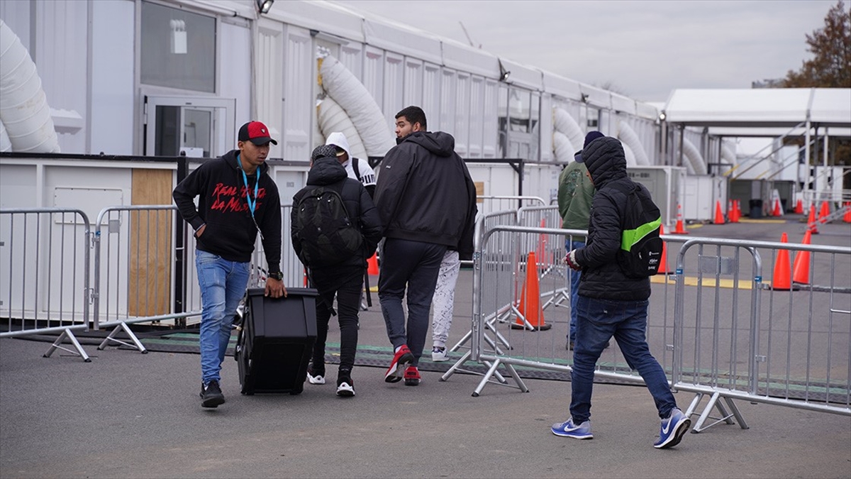 ABD'nin New York Belediyesi, kentte bulunan düzensiz göçmenlerin sayısını azaltmak