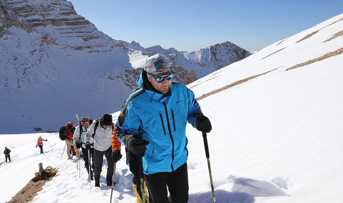Niğde'de, Cumhuriyet'in 100. yıl dönümü kutlamaları kapsamında, Türkiye'nin farklı illerinden
