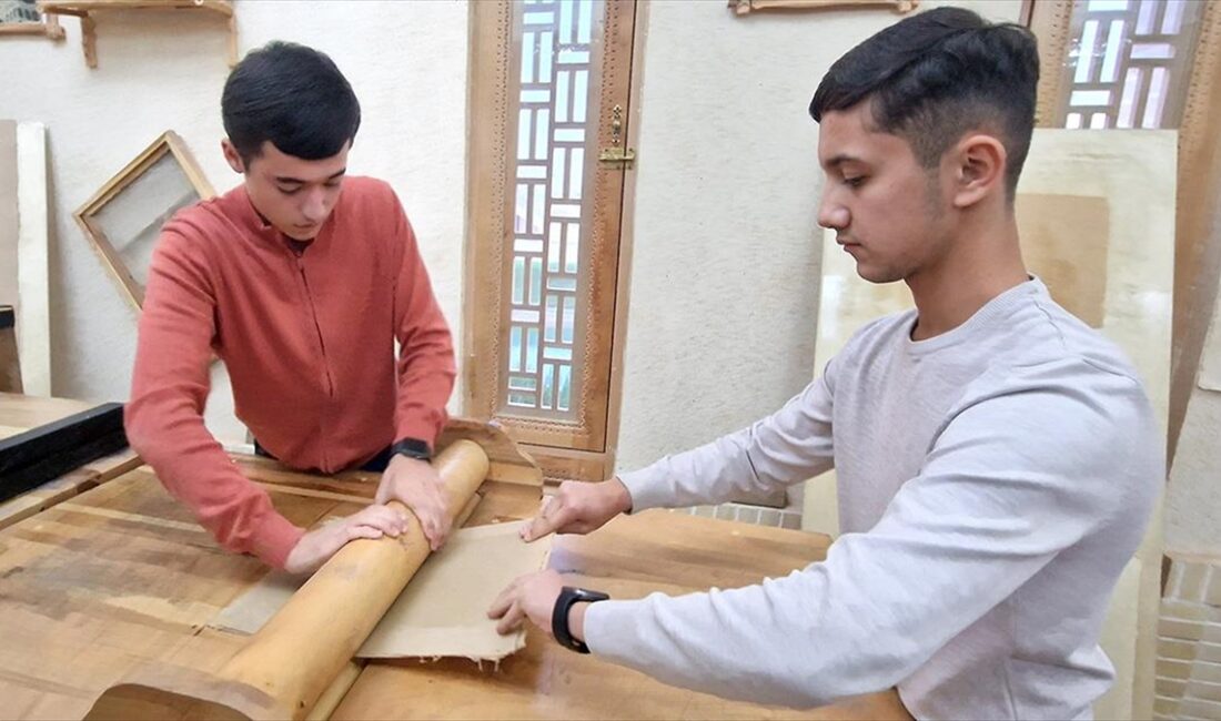Dut ağacı kabuğunun kağıda dönüşme süreci 10 günü bulurken, diğer