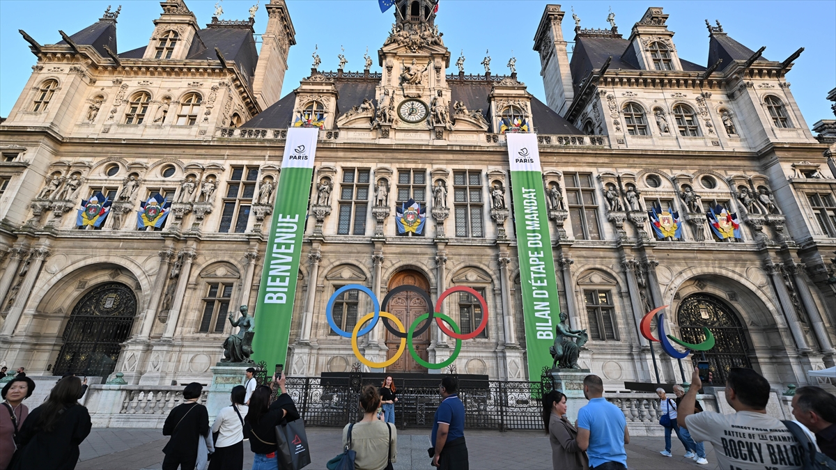 Fransa'nın Paris'te gelecek yıl düzenlenecek Olimpiyat Oyunları'nda kendi milli takım