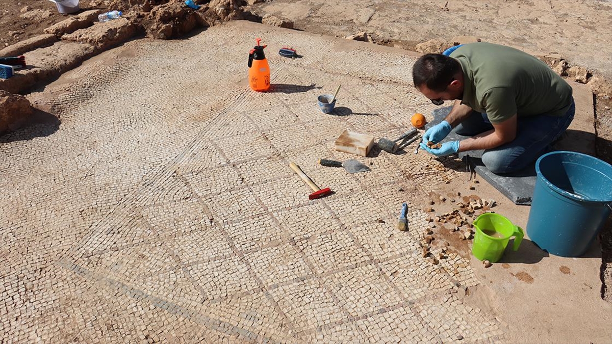 Komagene Krallığı'na ev sahipliği yapan kentlerden biri olan Adıyaman'daki Perre