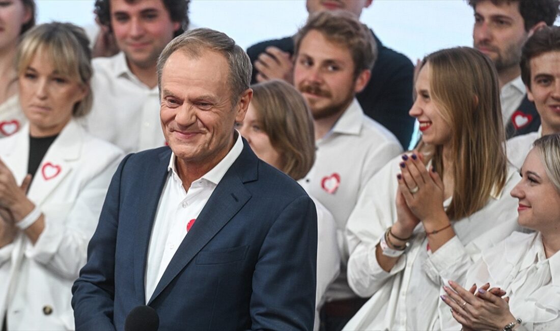 Sivil Koalisyon'un lideri eski Başbakan Donald Tusk, "Cumhurbaşkanımızdan güçlü ve