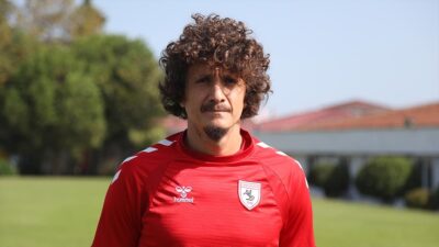 Trendyol Süper Lig ekiplerinden Yılport Samsunspor'un takım kaptanı Osman Çelik,