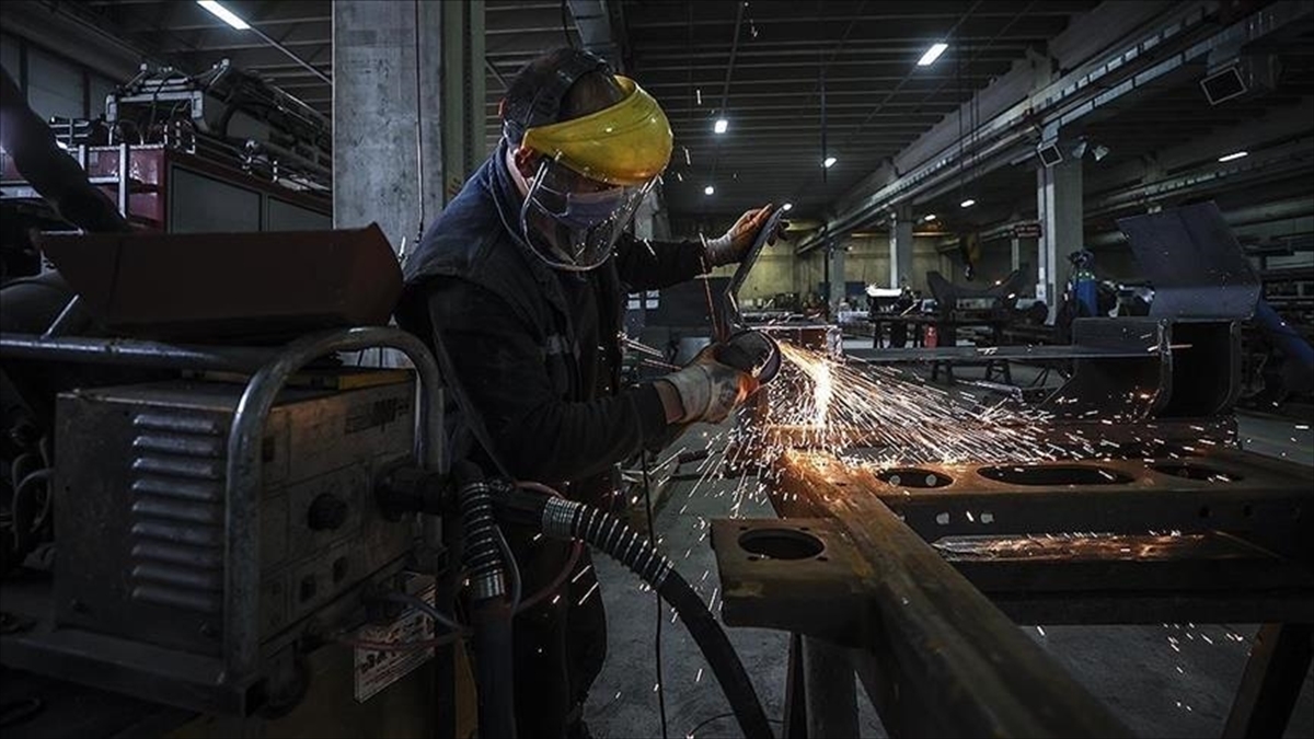 Sanayi üretim endeksi, ağustosta aylık bazda yüzde 0,8 azaldı, yıllık