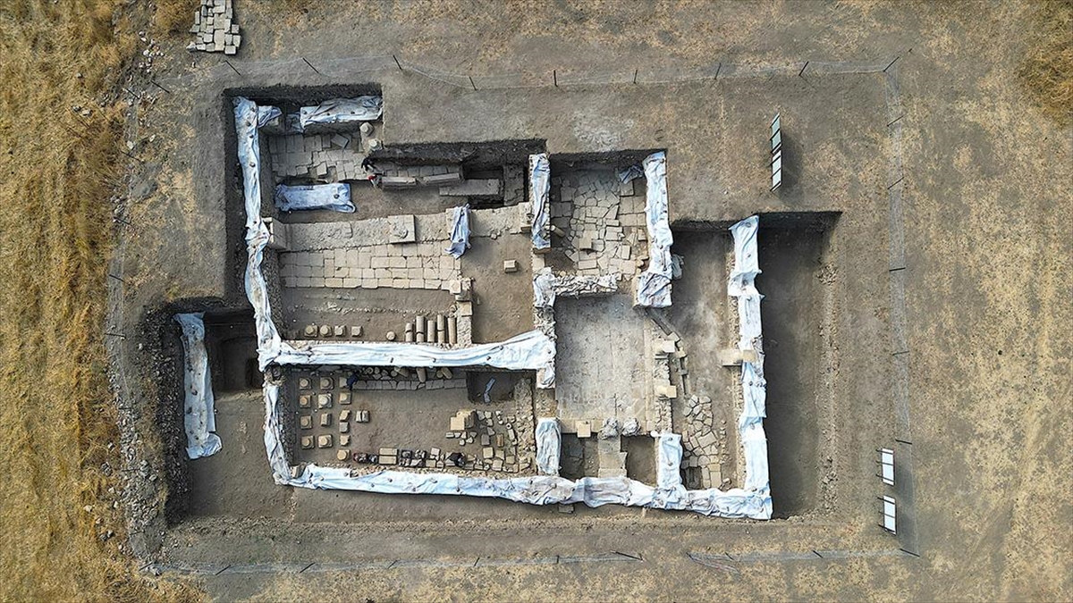 Gümüşhane'nin Kelkit ilçesindeki Satala Antik Kenti'nde yapılan kazılarda çok sayıda