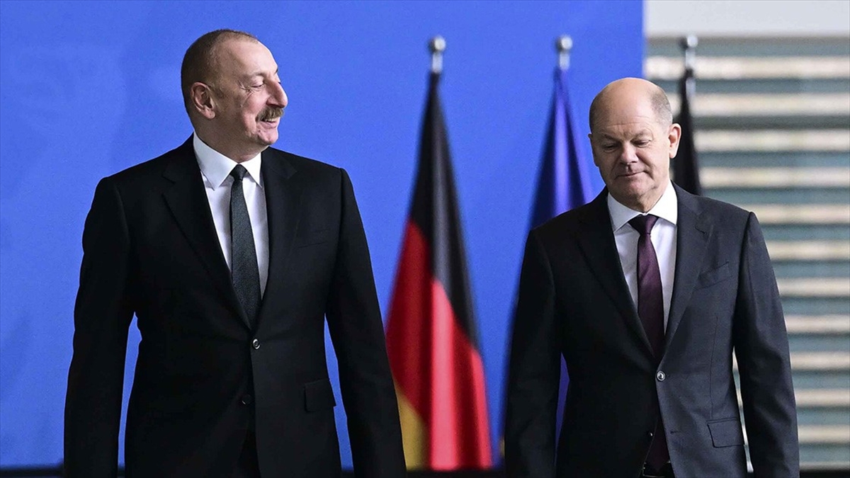 Azerbaycan Cumhurbaşkanı İlham Aliyev ile Almanya Başbakanı Olaf Scholz telefon