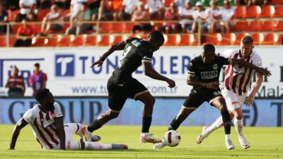 Trendyol Süper Lig'in 10. haftasında EMS Yapı Sivasspor, deplasmanda Corendon