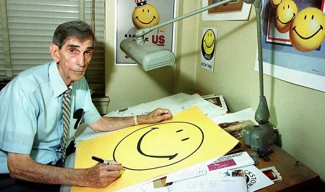 Her yıl ekim ayının ilk cuma günü, "Dünya Gülümseme Günü"