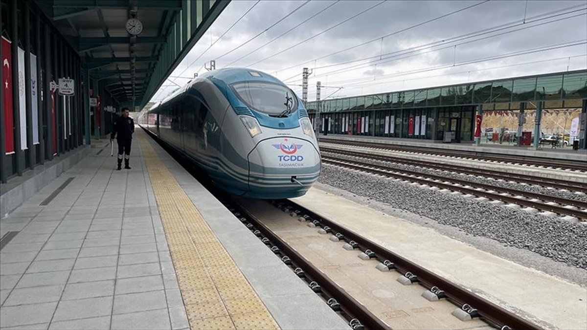 Türkiye Cumhuriyeti Devlet Demiryolları (TCDD) ve TCDD Taşımacılık AŞ bütçelerinin,