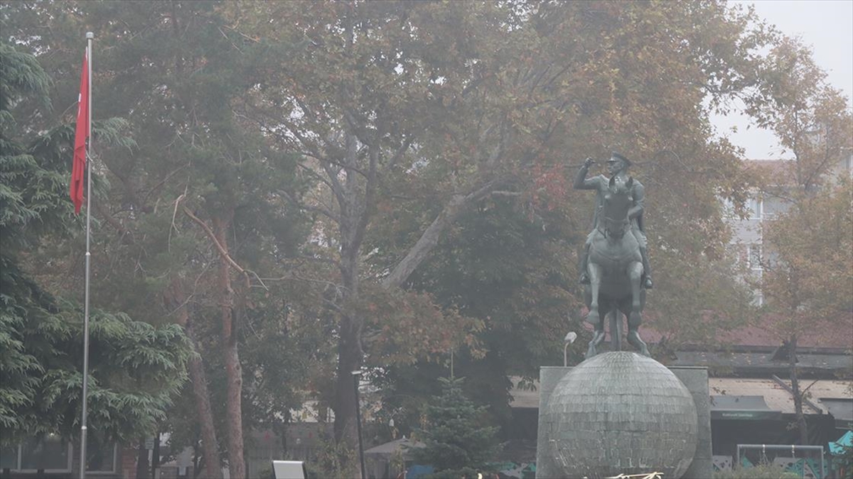Tekirdağ ve Kırklareli'nde sis ulaşımı olumsuz etkiledi.