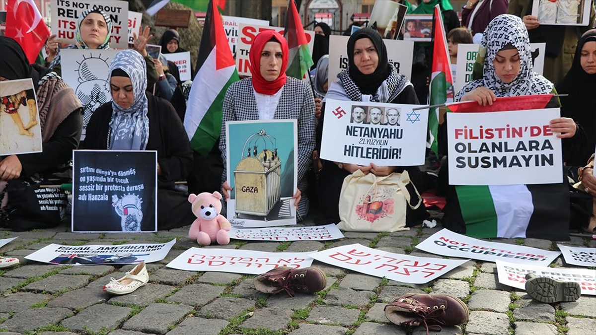 Filistinli Kadınlarla Dayanışma İnisiyatifi, İsrail'in Filistin'e yönelik saldırılarını protesto amacıyla