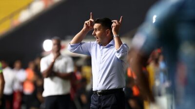 Trendyol Süper Lig'in 8. haftasında deplasmanda Yukatel Adana Demirspor'a 1-0