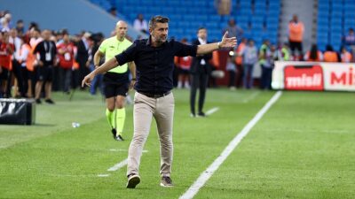 Bordo-mavili takım, Hırvat teknik adam yönetiminde sahasında çıktığı 7 lig