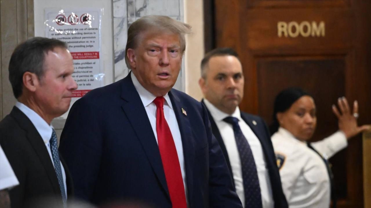 NEW YORK (AA) – Trump, Manhattan’daki eyalet Yüksek Mahkemesinde görülen