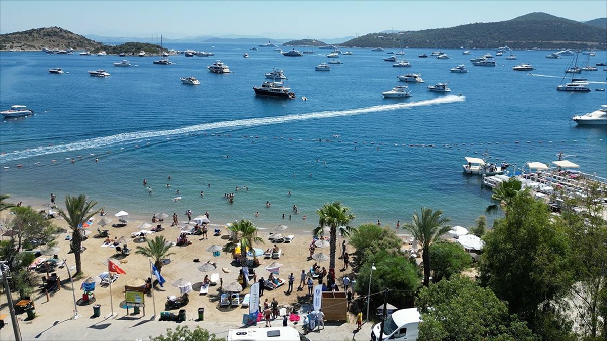 Türkiye'nin gözde turizm merkezlerinden Bodrum'da yaz dönemi sona ermesine rağmen