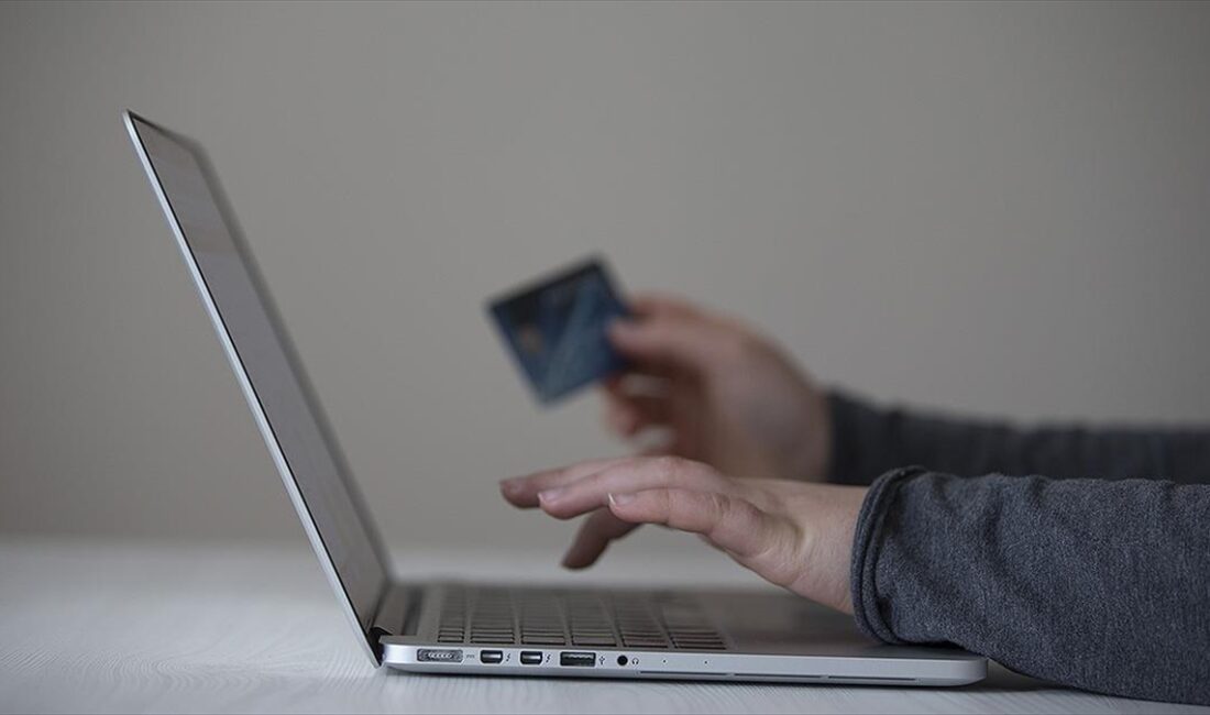 Ticaret Bakanlığının verilerine göre, ocak-haziran döneminde e-ticaret sipariş adedi geçen