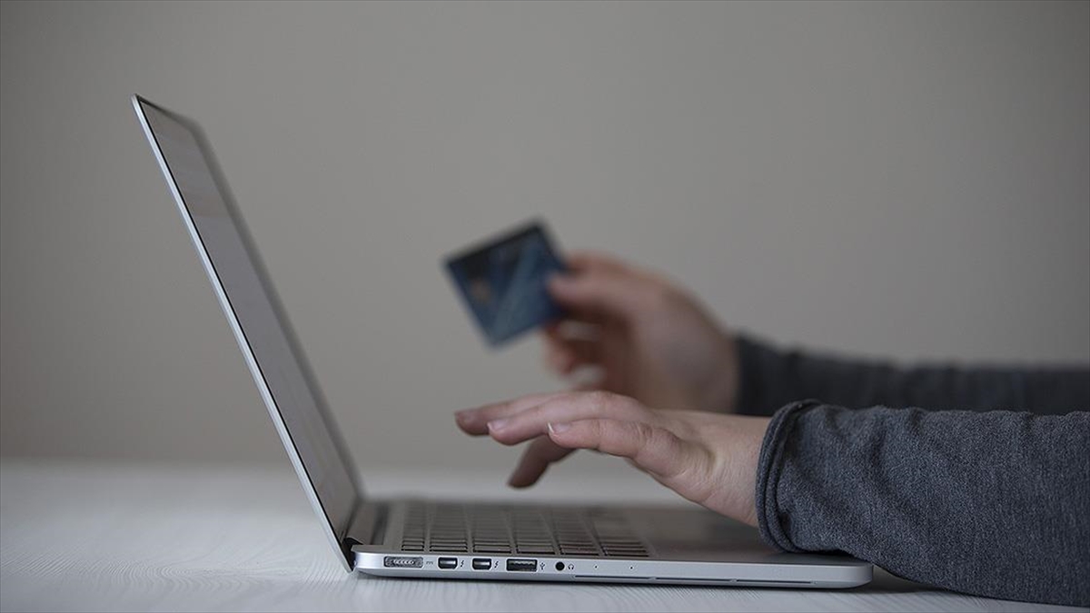 Ticaret Bakanlığının verilerine göre, ocak-haziran döneminde e-ticaret sipariş adedi geçen