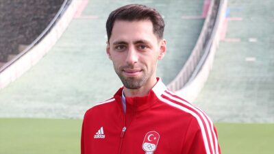 Kayakla atlama branşında kazandığı birçok uluslararası başarıyla Türk spor tarihine