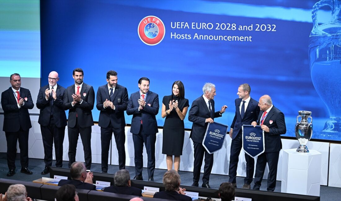 UEFA, 2032 Avrupa Futbol Şampiyonası (EURO 2032) ev sahipliğinin Türkiye