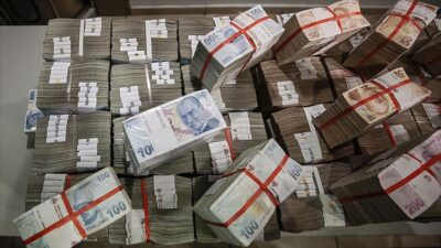 Yabancı ekonomistler, Türkiye Cumhuriyet Merkez Bankası'nın (TCMB) 26 Ekim Perşembe
