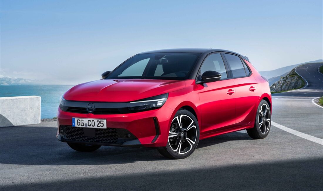 -Opel’in 1982’den bu yana aralıksız ürettiği modeli Corsa, yeni tasarımı