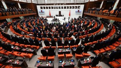 TBMM, 2,5 aylık aranın ardından mesaisine yeniden başladı.