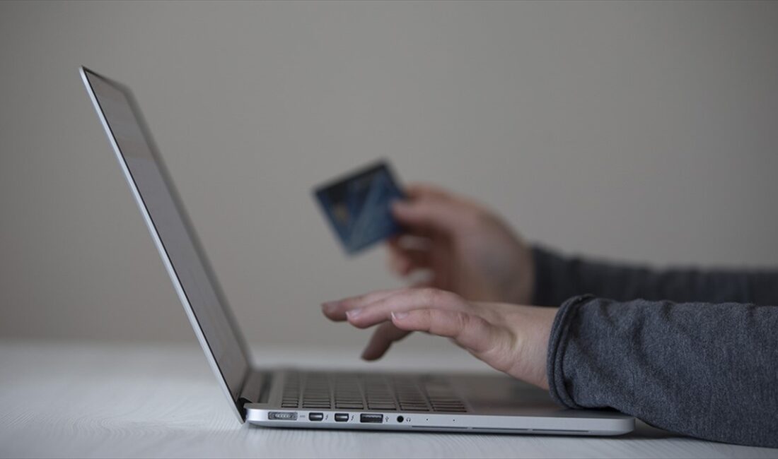 ETİD Başkanı Ekmekçi, Türkiye'de e-ticaret pazarında satış yapanların yurt dışı