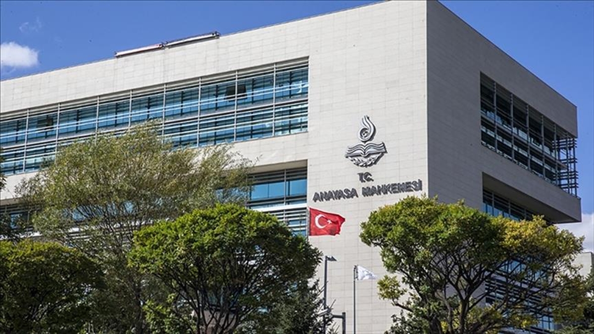 Anayasa Mahkemesi, Yargıtay ve Danıştay üyelerinin maaşlarına birinci sınıf hakim