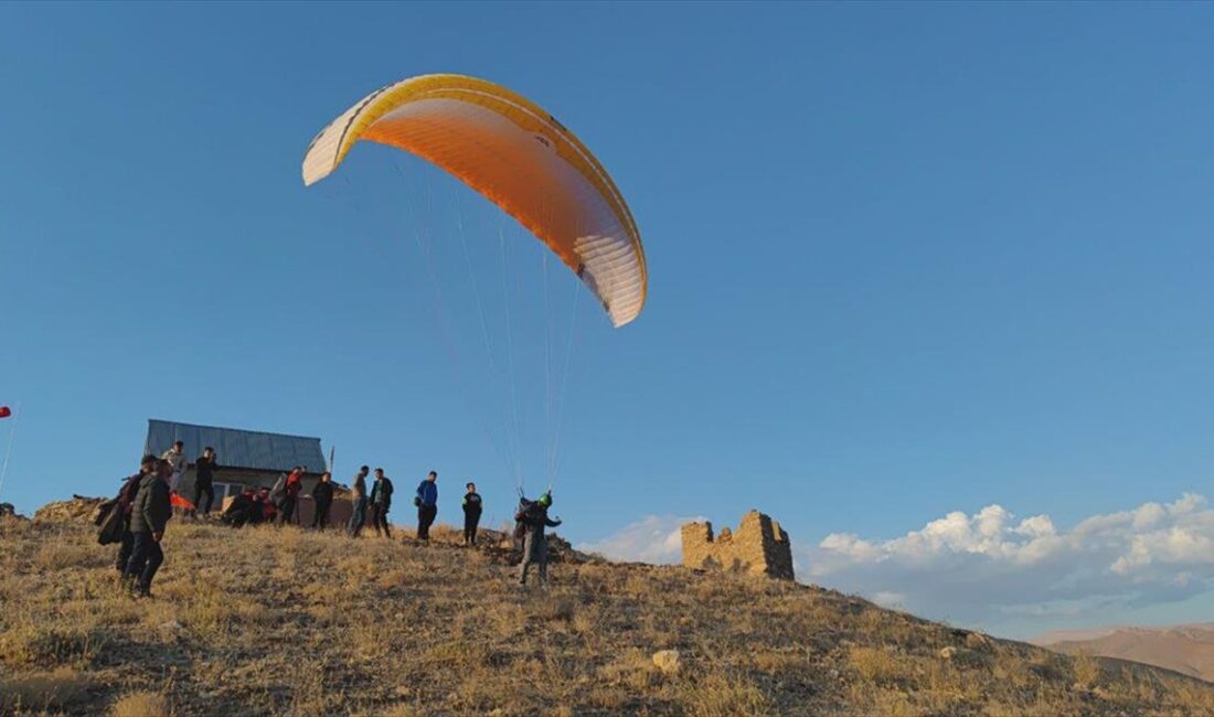 Hakkari'nin Yüksekova ilçesinde, Doğu Anadolu Kalkınma Ajansının (DAKA) desteğiyle Gençlik
