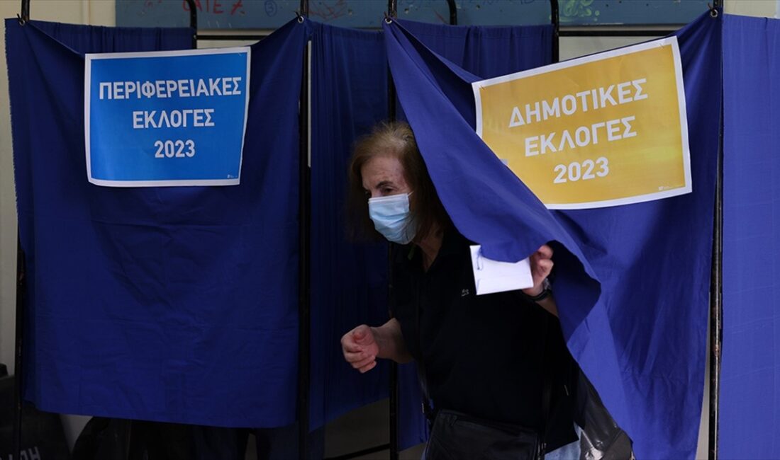 Yunanistan'da dün düzenlenen yerel seçimlerde iktidardaki Yeni Demokrasi Partisinin desteklediği