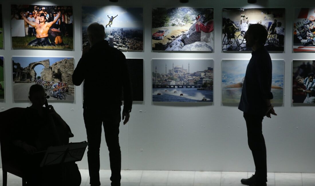 AA Fotoğraf Haberleri Editör Yardımcısı Erhan Sevenler'in de fotoğraflarının sergileneceği