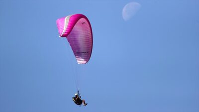 Türkiye Hava Sporları Federasyonu (THSF), yamaç paraşütünde dünya ve Avrupa