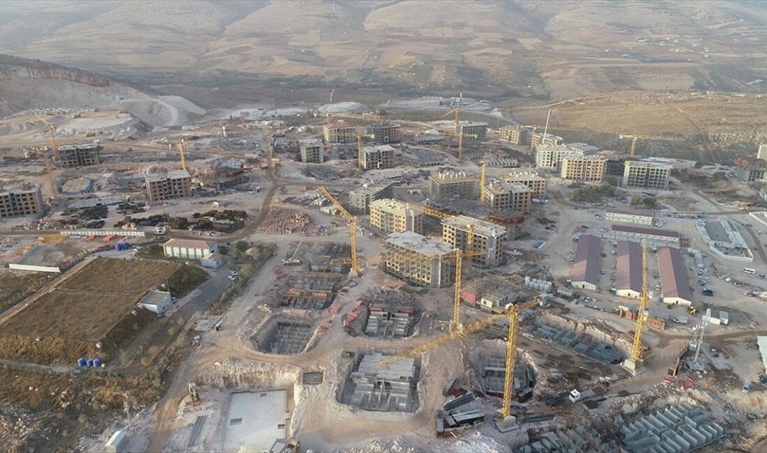 ADIYAMAN (AA) – Kentin kuzeyindeki Karadağ mevkii olarak bilinen alanda,