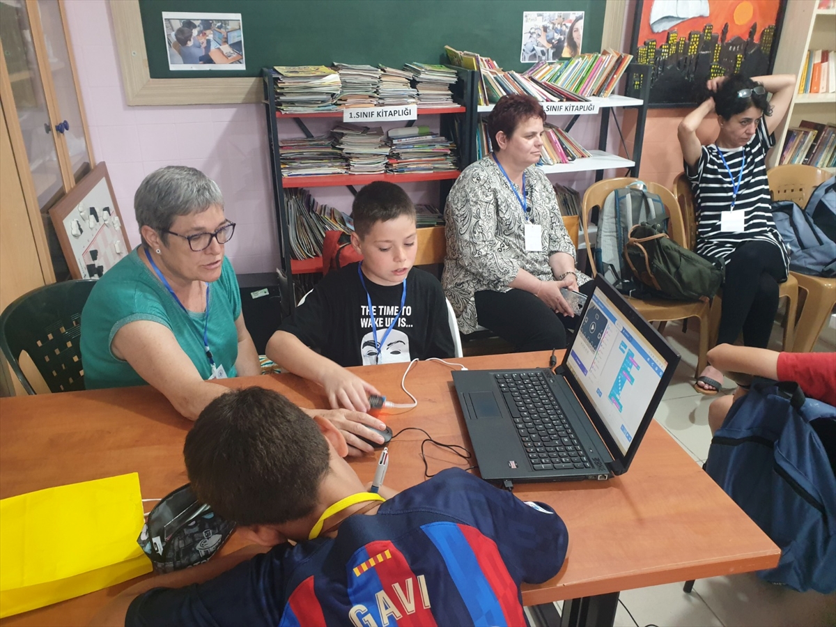 Ahmet Yesevi İlkokulu'ndan yabancı okullarla proje çalışması